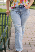 Load image into Gallery viewer, Sunfaded Straight Judy Blue Jeans