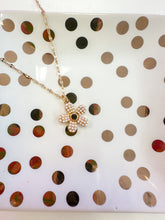 Load image into Gallery viewer, Pearl Daisy Charm Necklace
